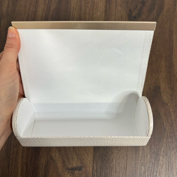 Jimmy Choo Sunglass Case - Picture 8 of 9